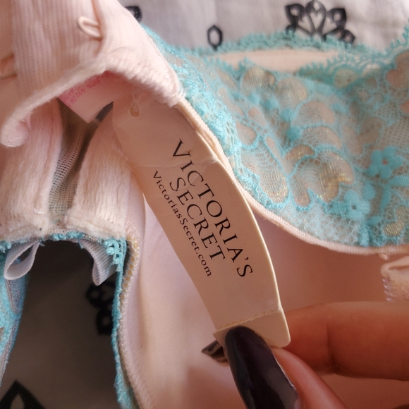 NWT VS Bra Size 34B - Picture 7 of 7